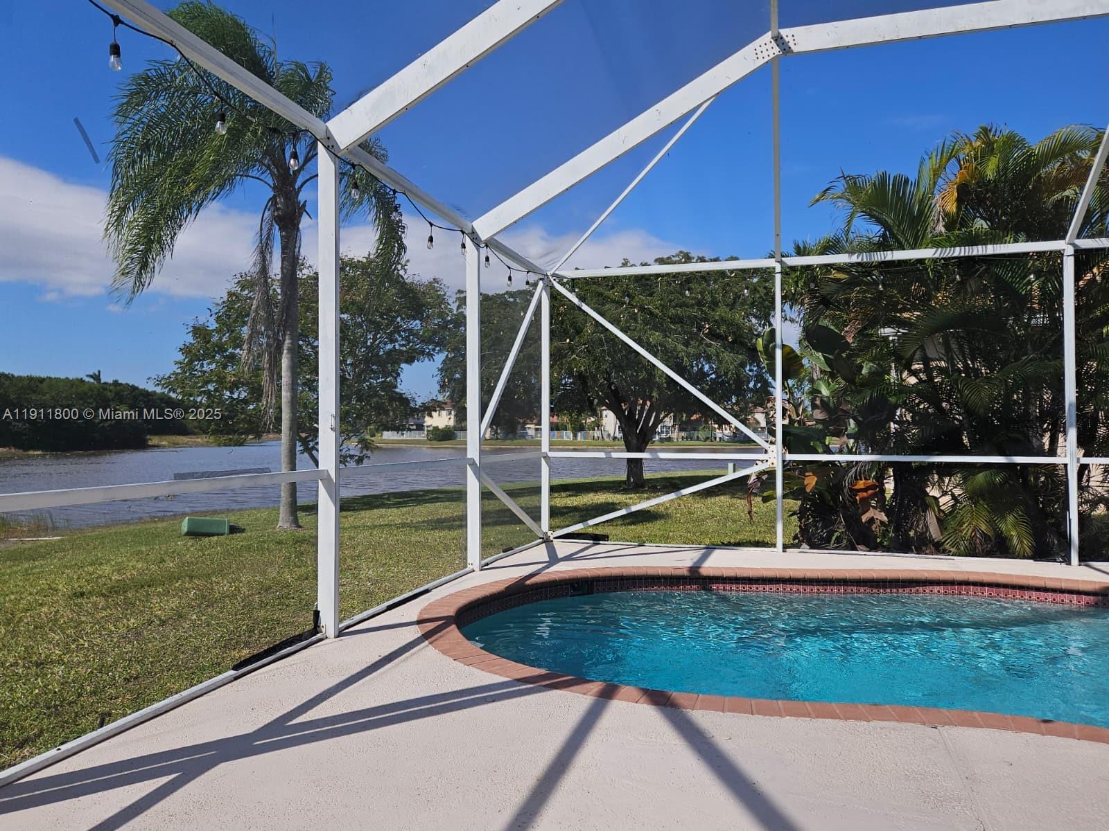 SAVANNAH FALLS - Residential Lease