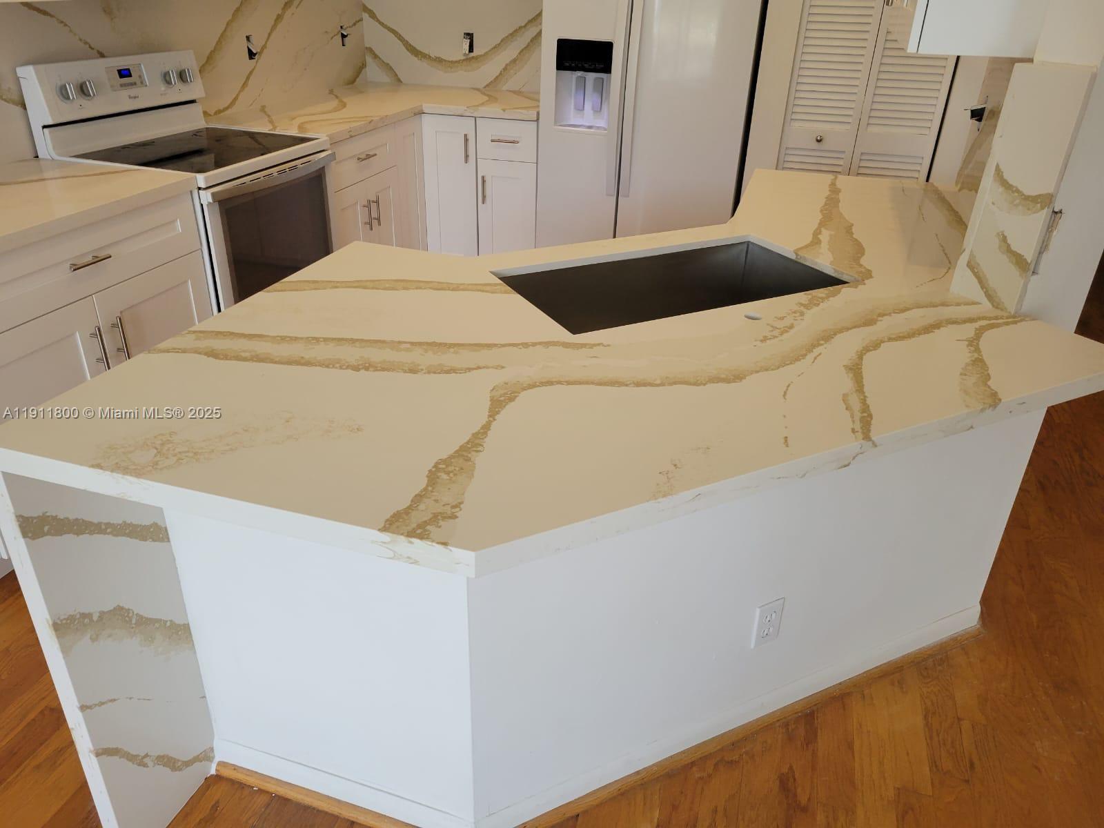 SAVANNAH FALLS - Residential Lease