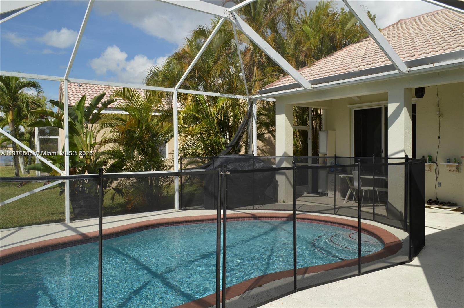 SAVANNAH FALLS - Residential Lease