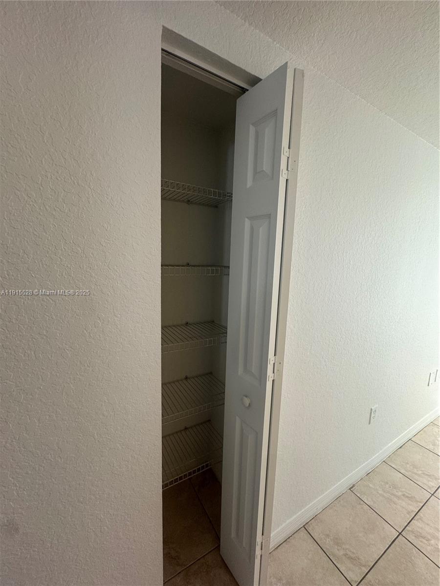 UNIVERSITY TRAIL CONDO - Residential Lease
