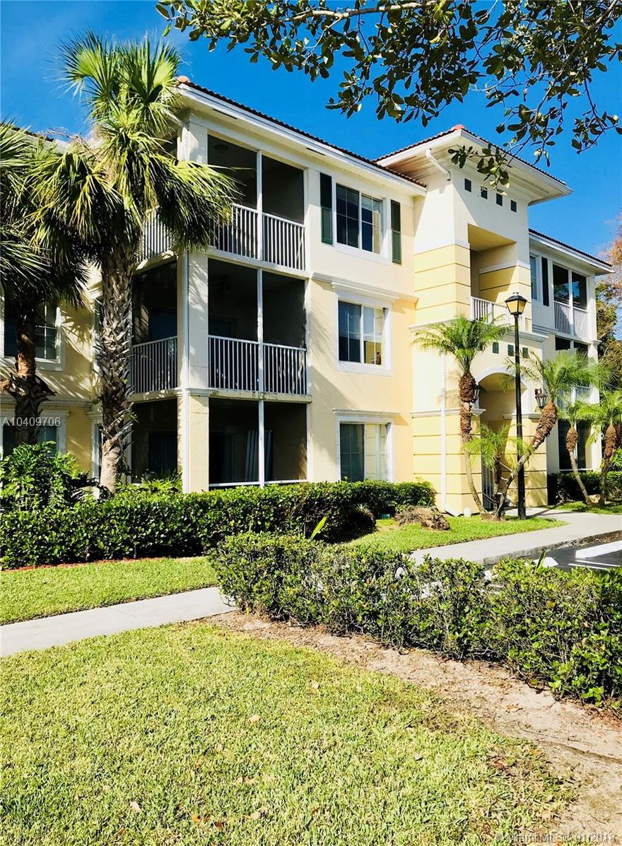 SPACIOUS CORNER UNIT, 3 BEDROOMS, 2 BATHS, CARPET THRU-OUT, WASHER AND DRYER INSIDE THE UNIT, GREAT OPPORTUNITY FOR INVESTORS, NO RENTAL RESTRICTIONS, CLUBHOUSE, POOL, GYM, TENNIS, BASKETBALL.