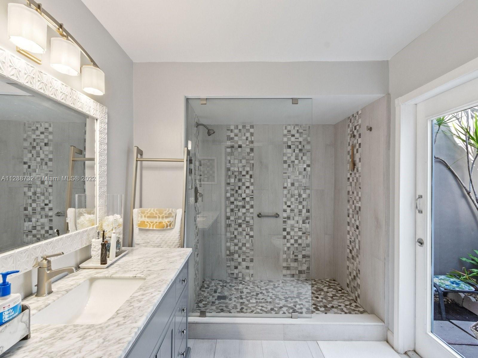 CHESTNUT - Residential