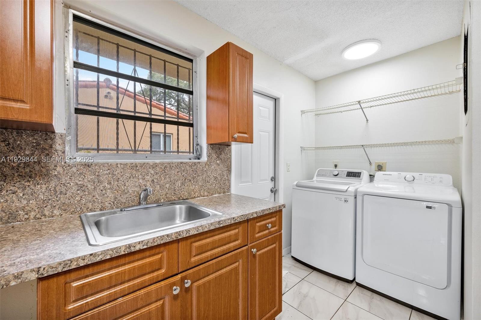 AMD PLAT ADELE HEIGHTS - Residential Lease