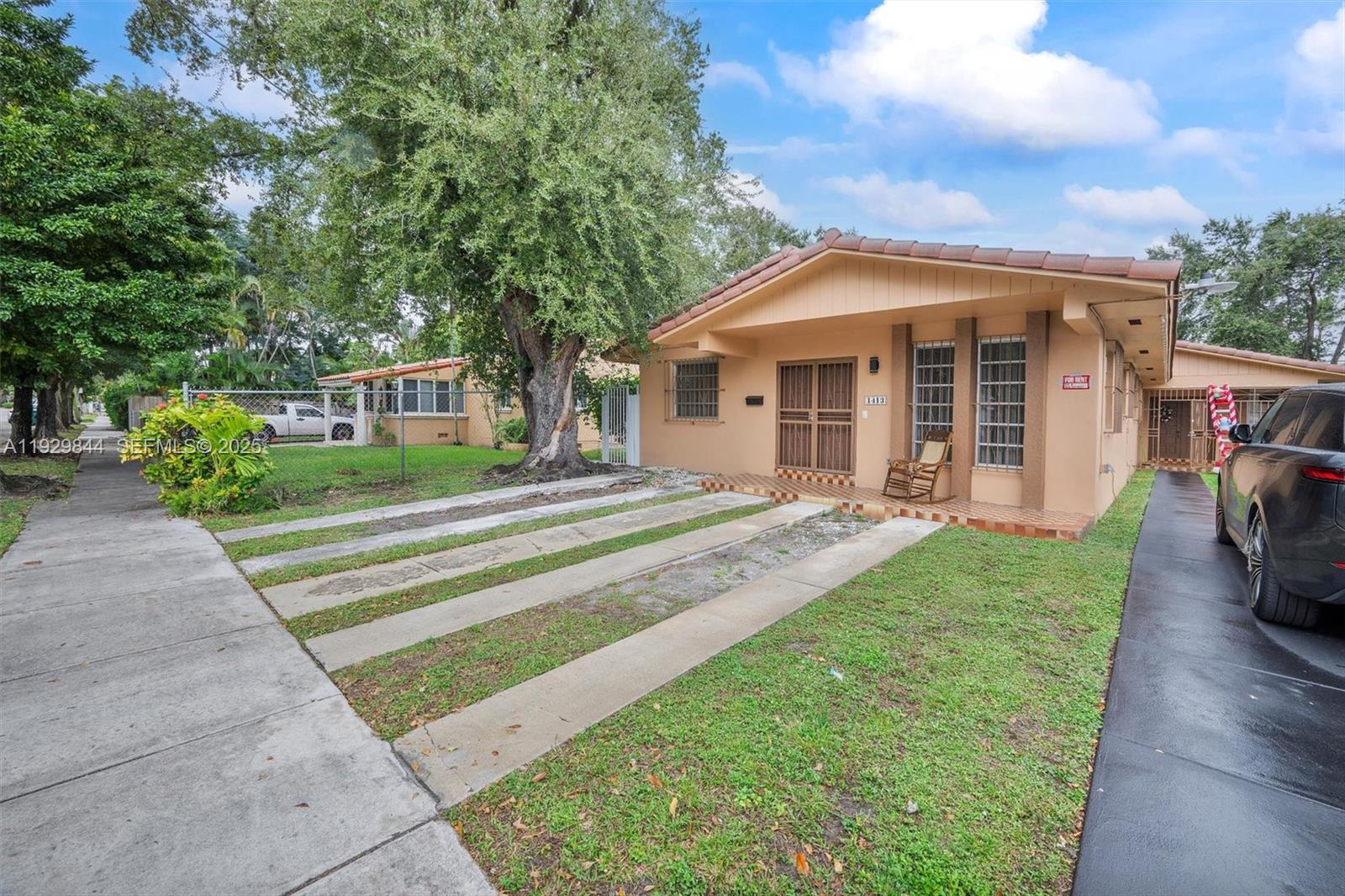 AMD PLAT ADELE HEIGHTS - Residential Lease