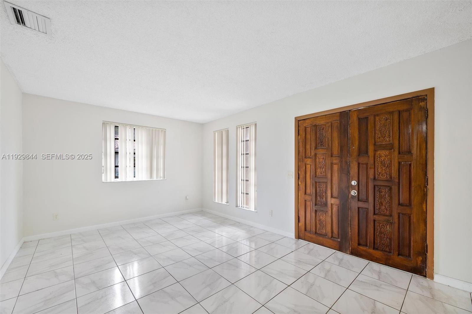 AMD PLAT ADELE HEIGHTS - Residential Lease