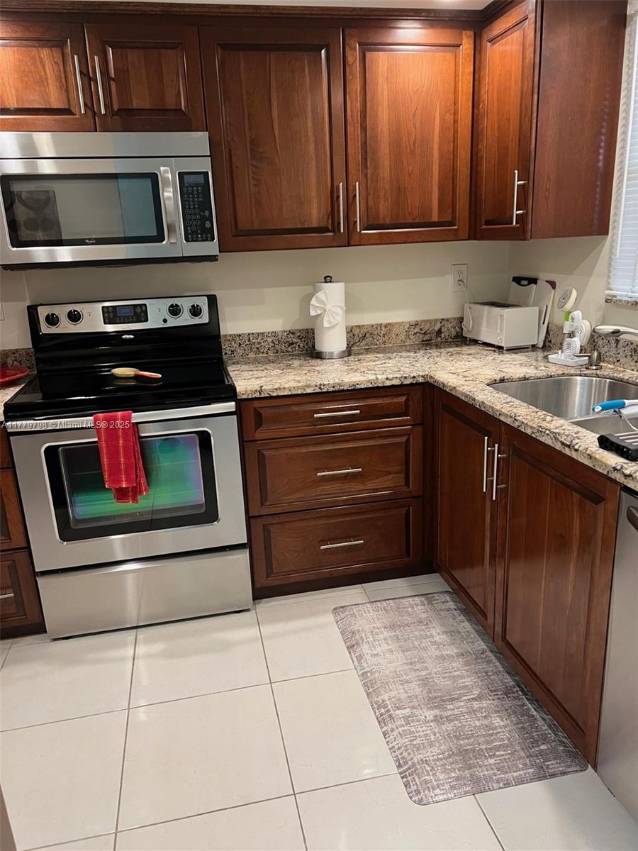 GREENS OF INVERRARY PHASE - Residential