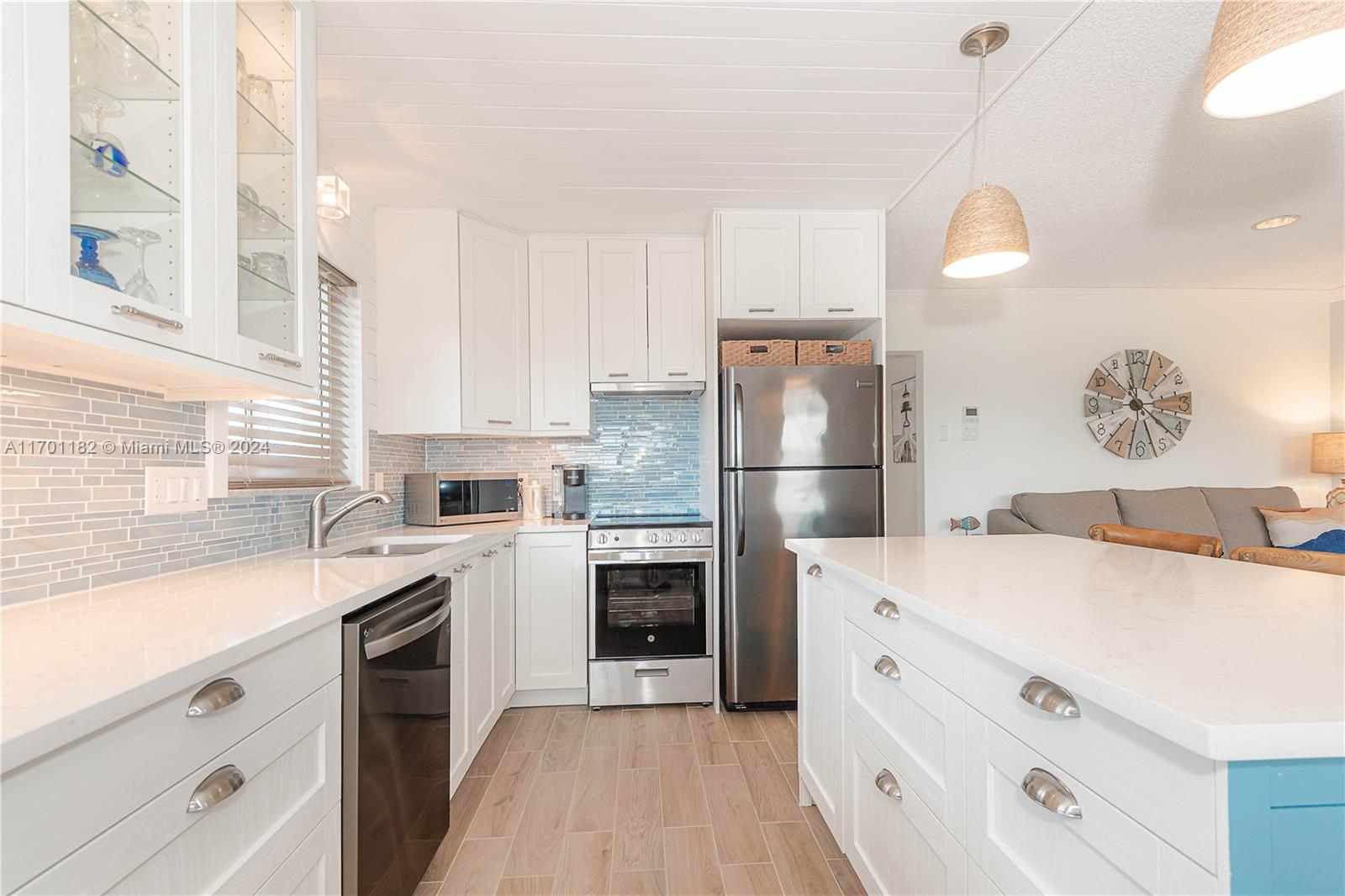 Property for Sale at 1050 Sw 11th St 20L, Hallandale Beach, Broward County, Florida - Bedrooms: 2 
Bathrooms: 1  - $189,900