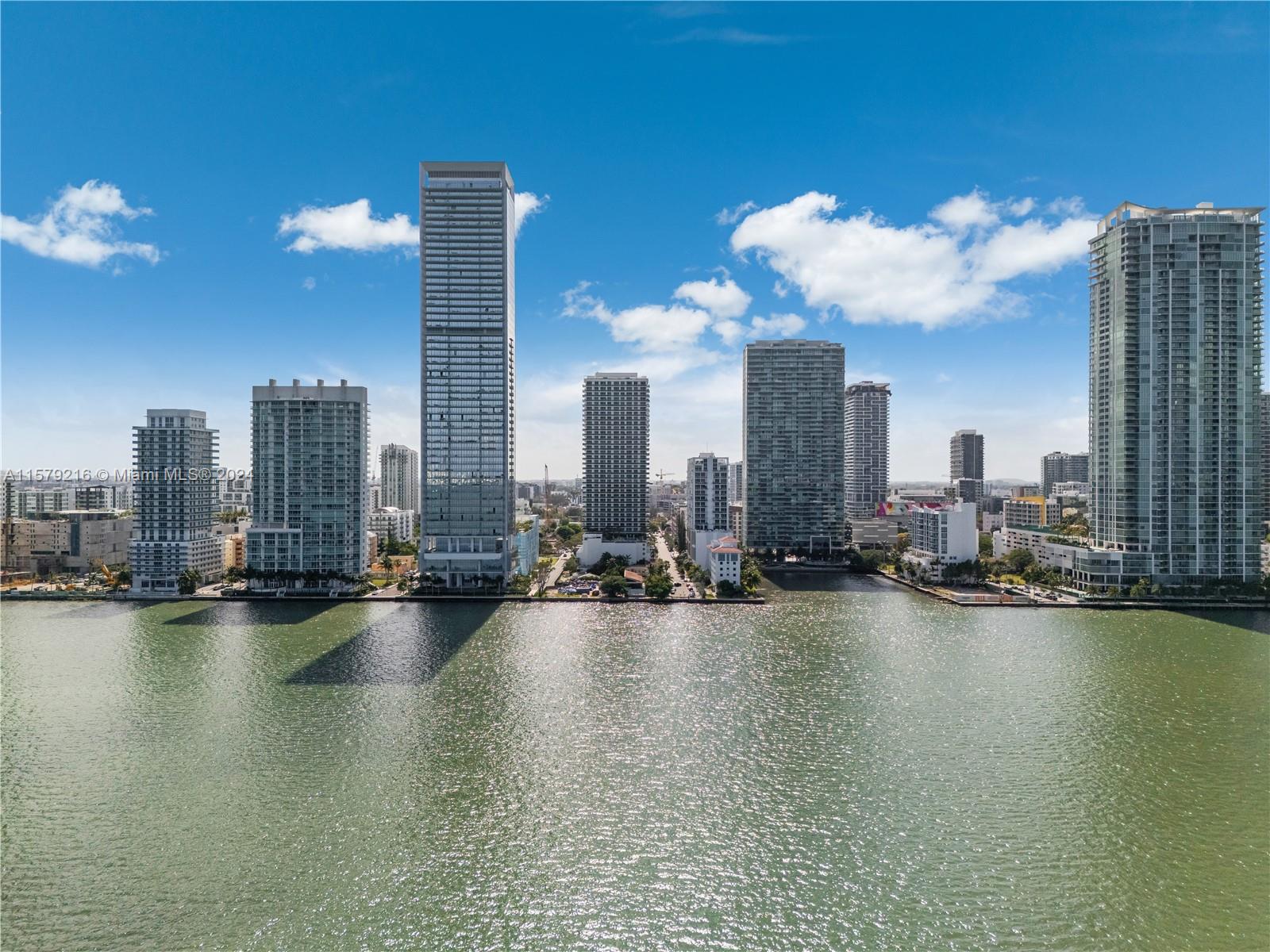 BAY HOUSE MIAMI - Residential