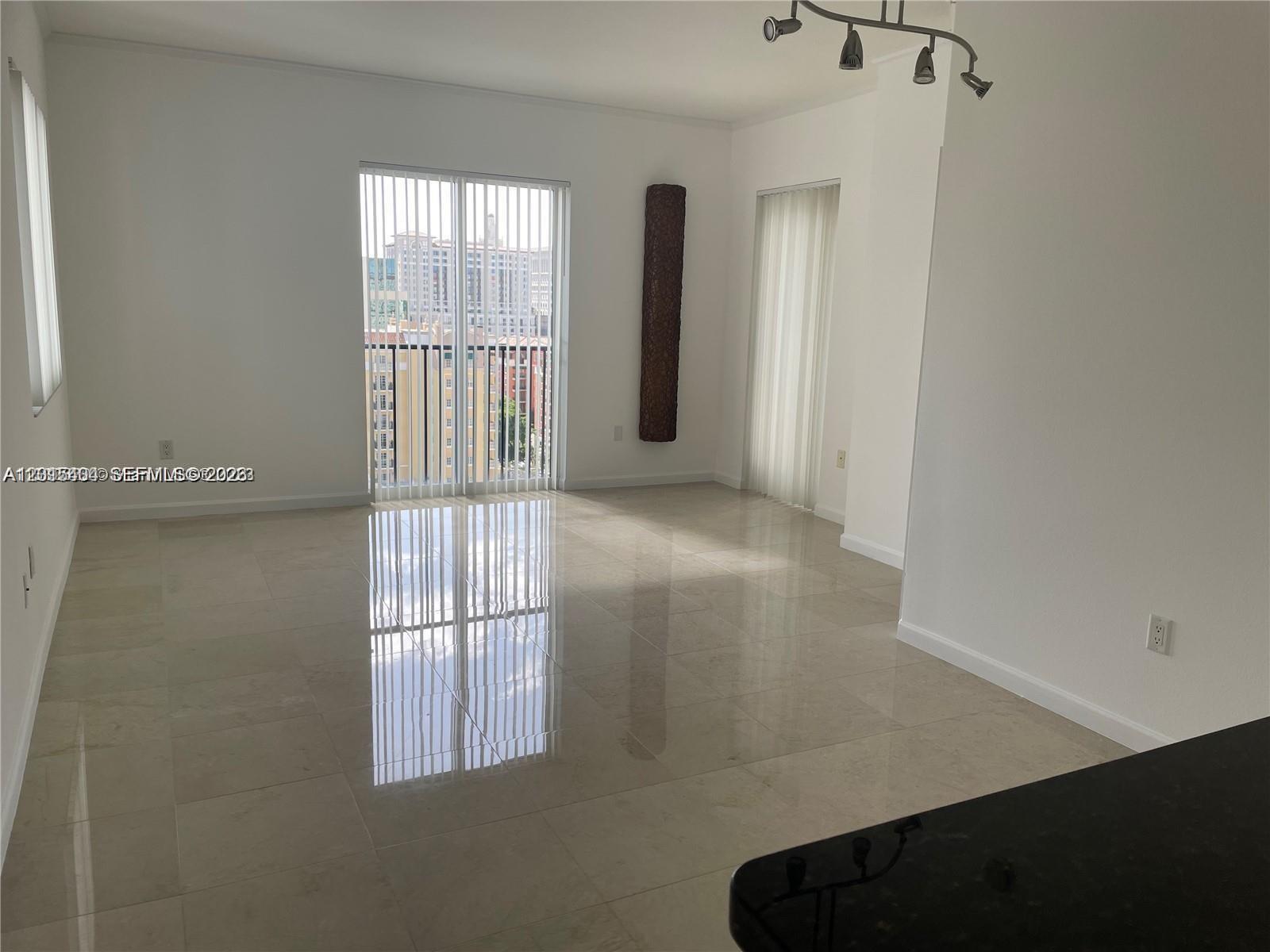 10 Aragon Ave 1220