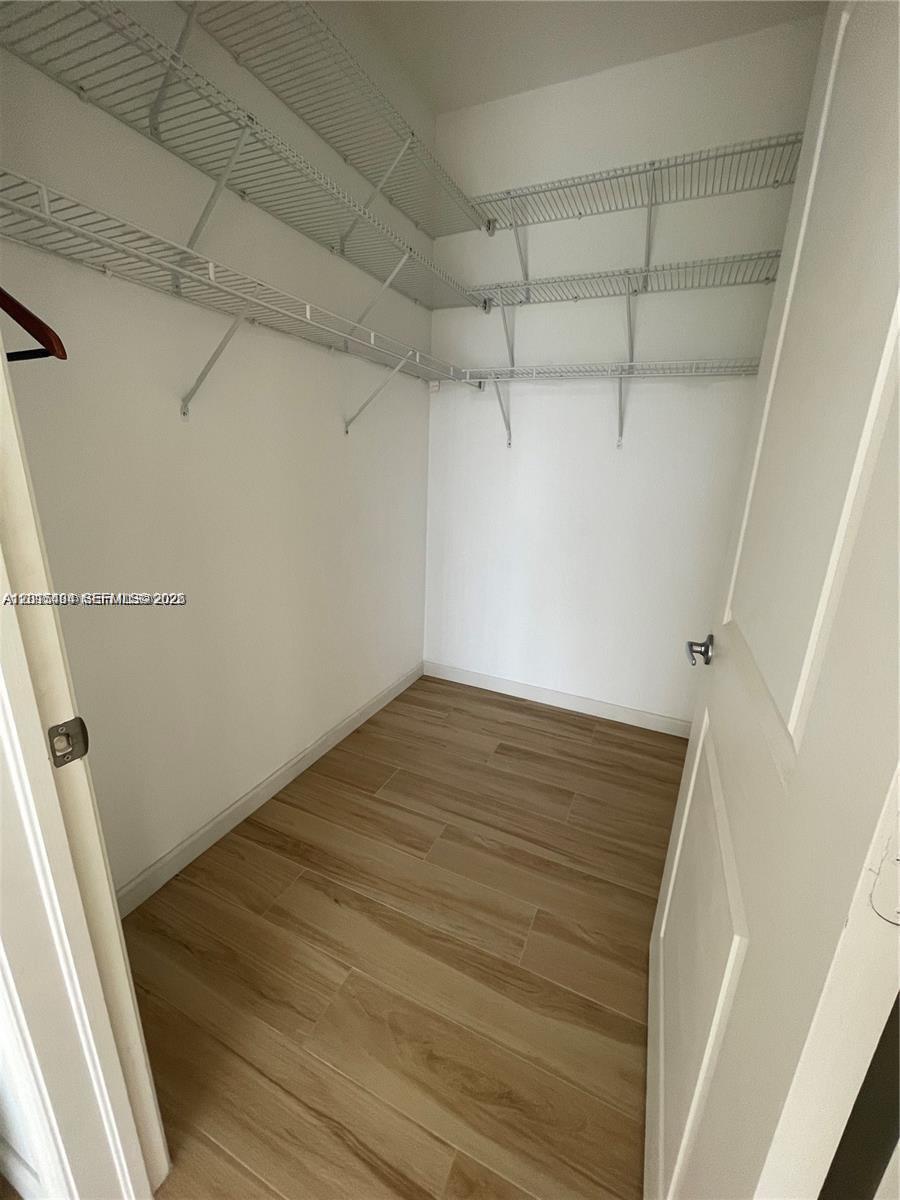 10 Aragon Ave 1220