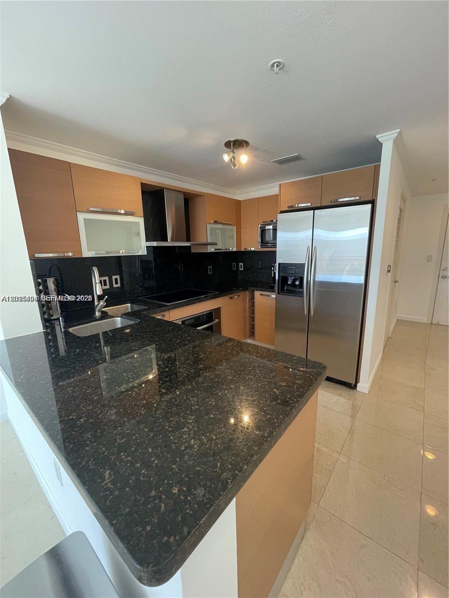 10 Aragon Ave 1220