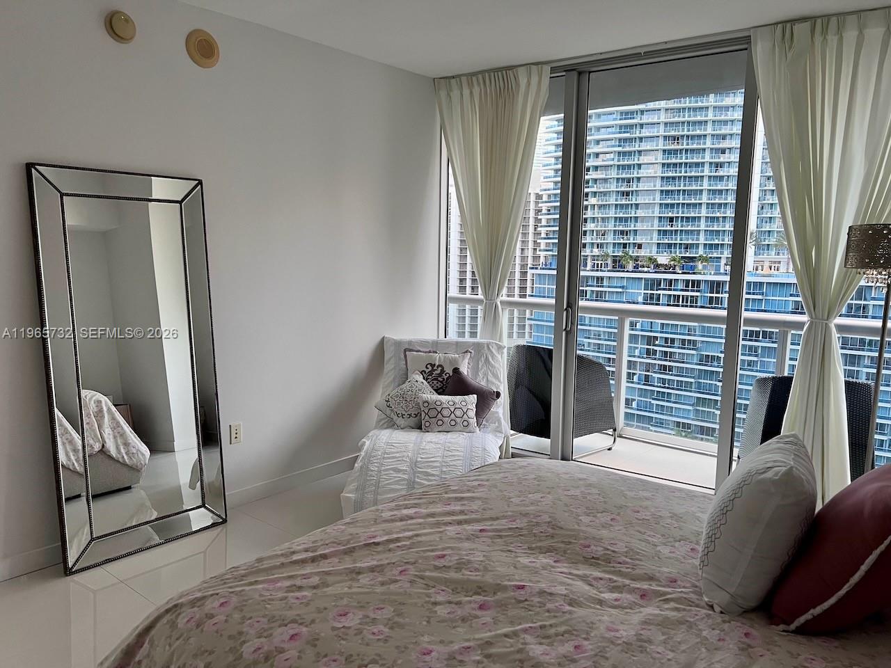 ICON BRICKELL CONDO NO 1 - Residential