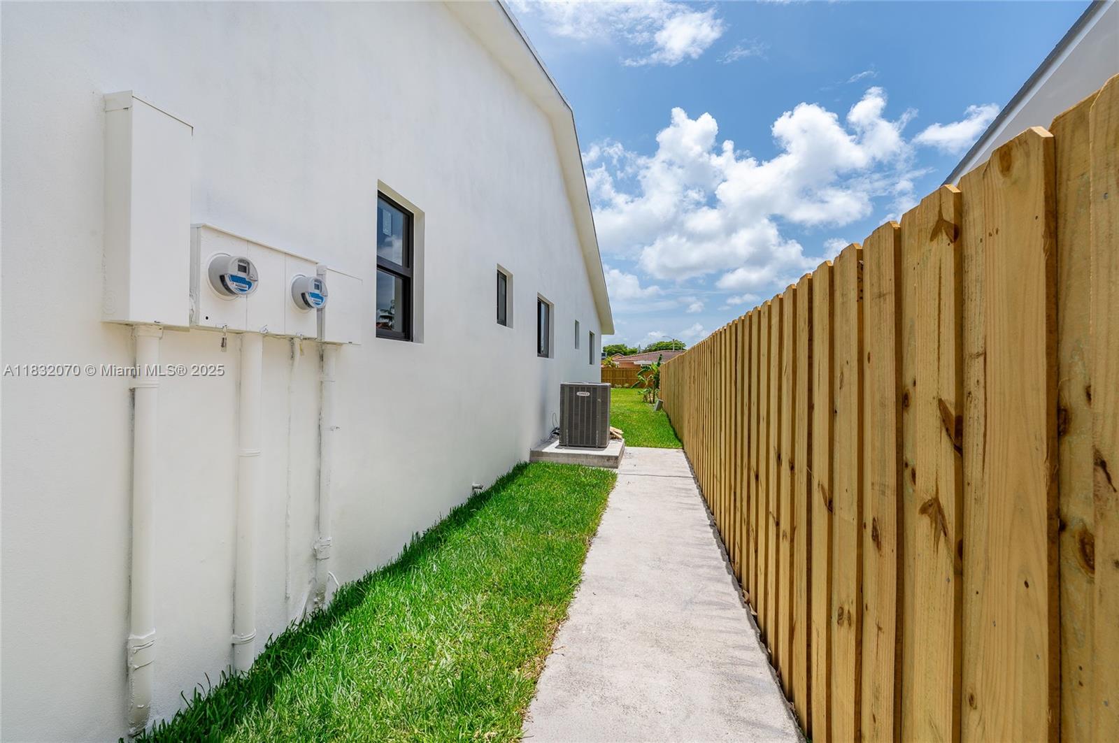 973 SW 88th Ave
