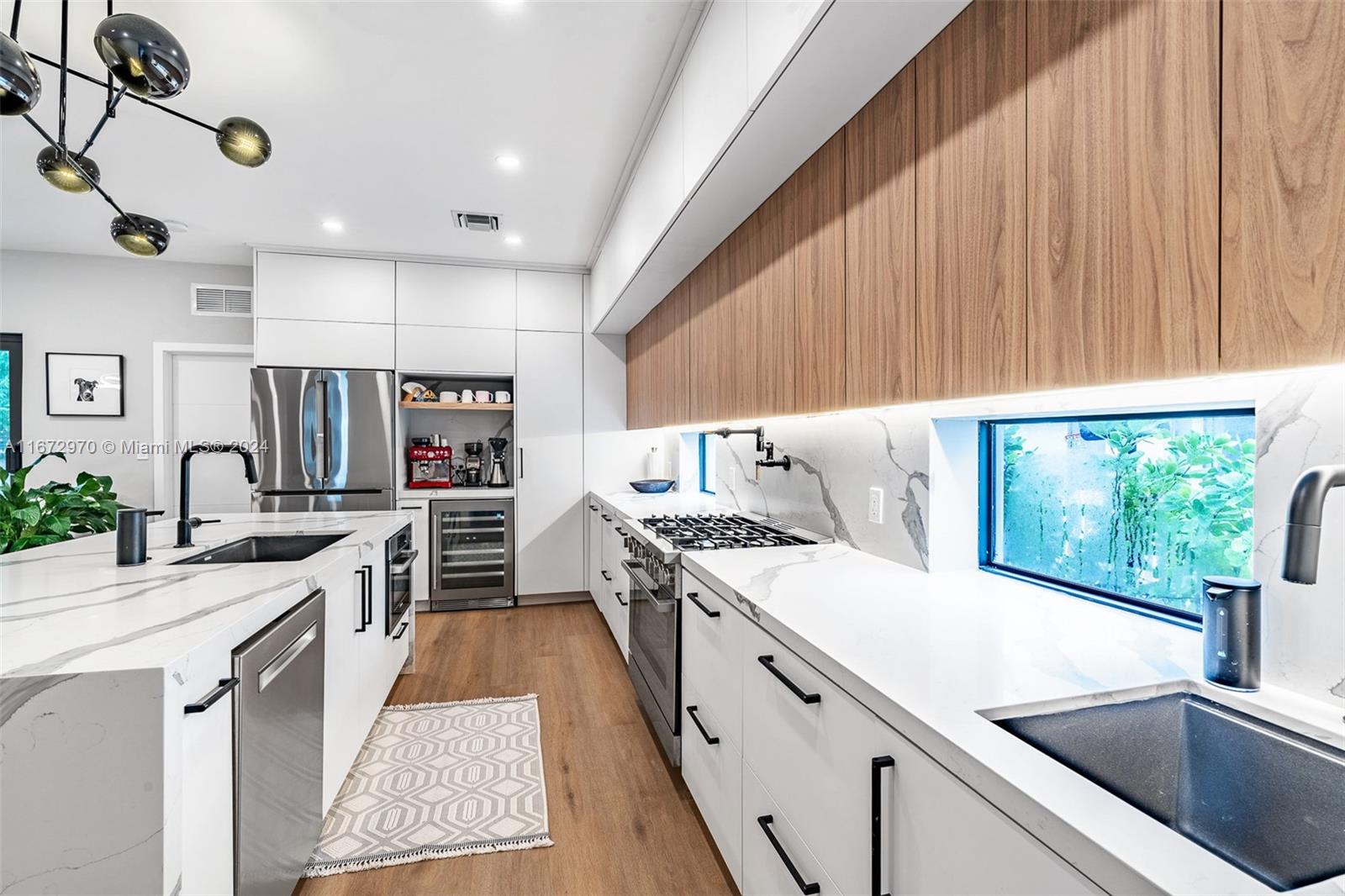 ALTOS DEL MAR NO 4 - Residential