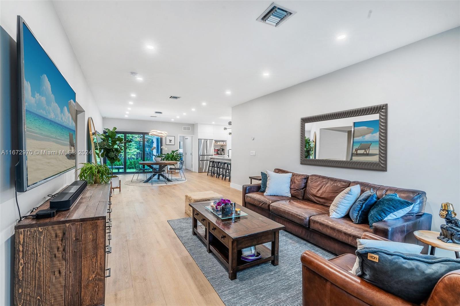 ALTOS DEL MAR NO 4 - Residential