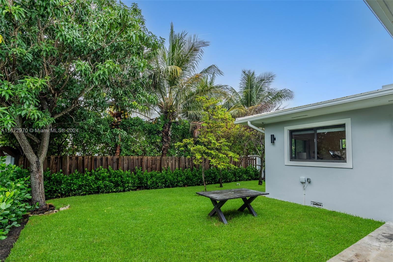 ALTOS DEL MAR NO 4 - Residential