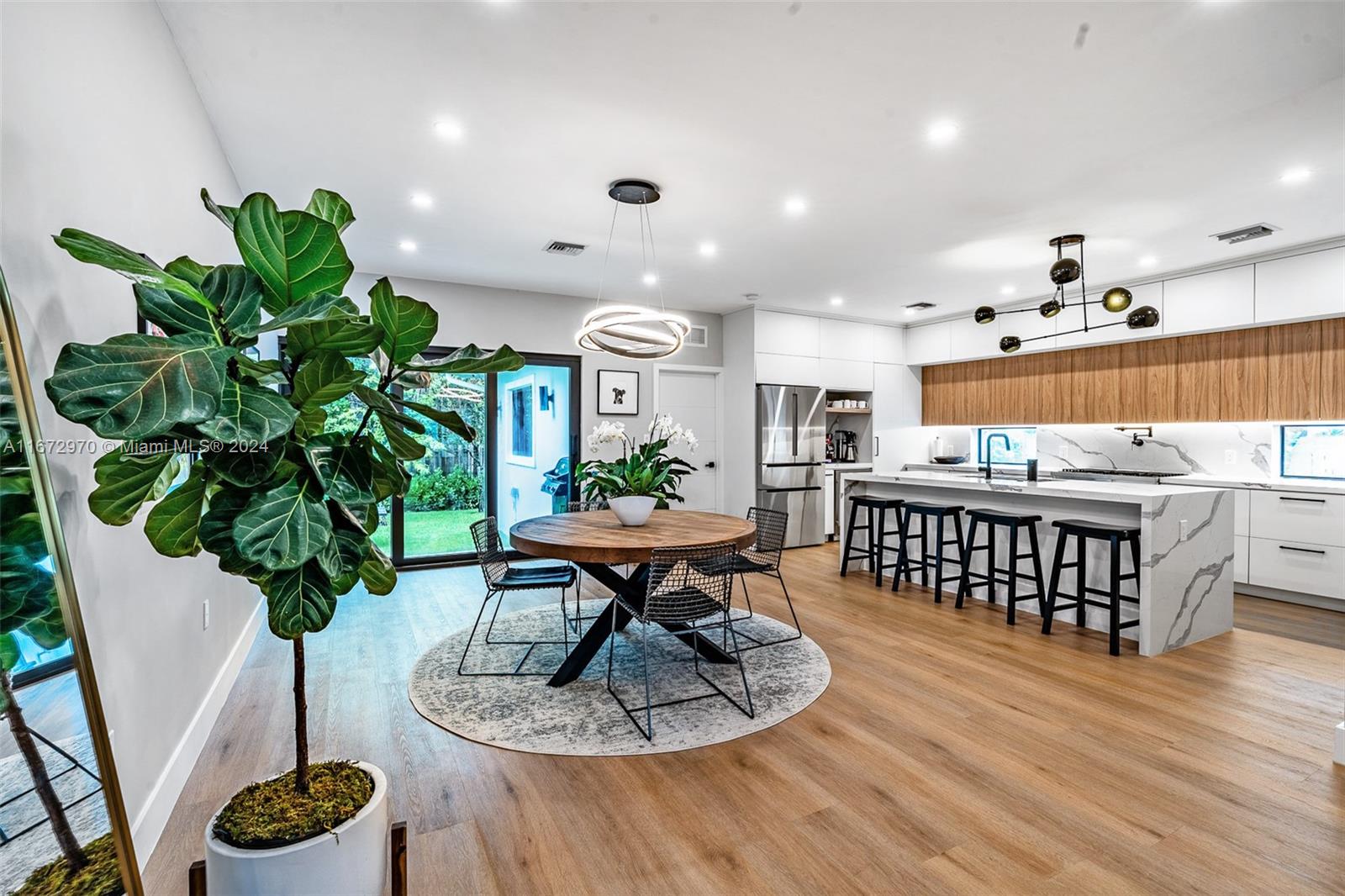 ALTOS DEL MAR NO 4 - Residential