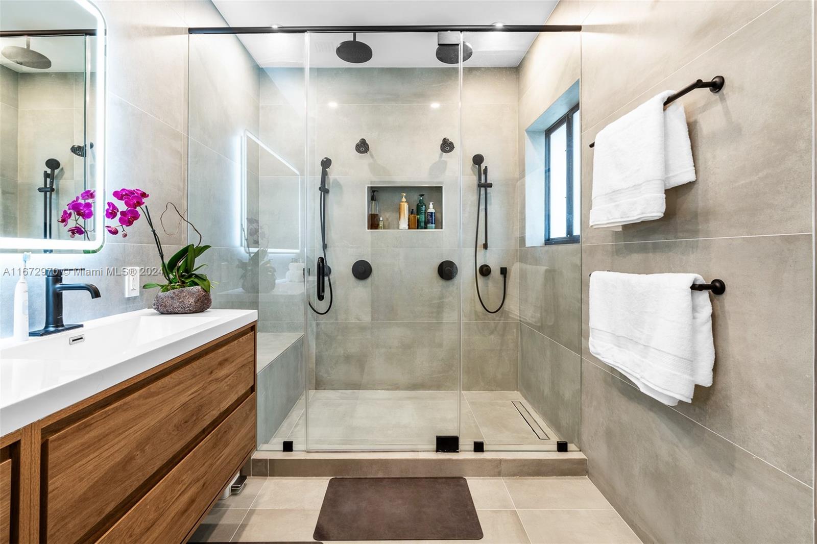 ALTOS DEL MAR NO 4 - Residential