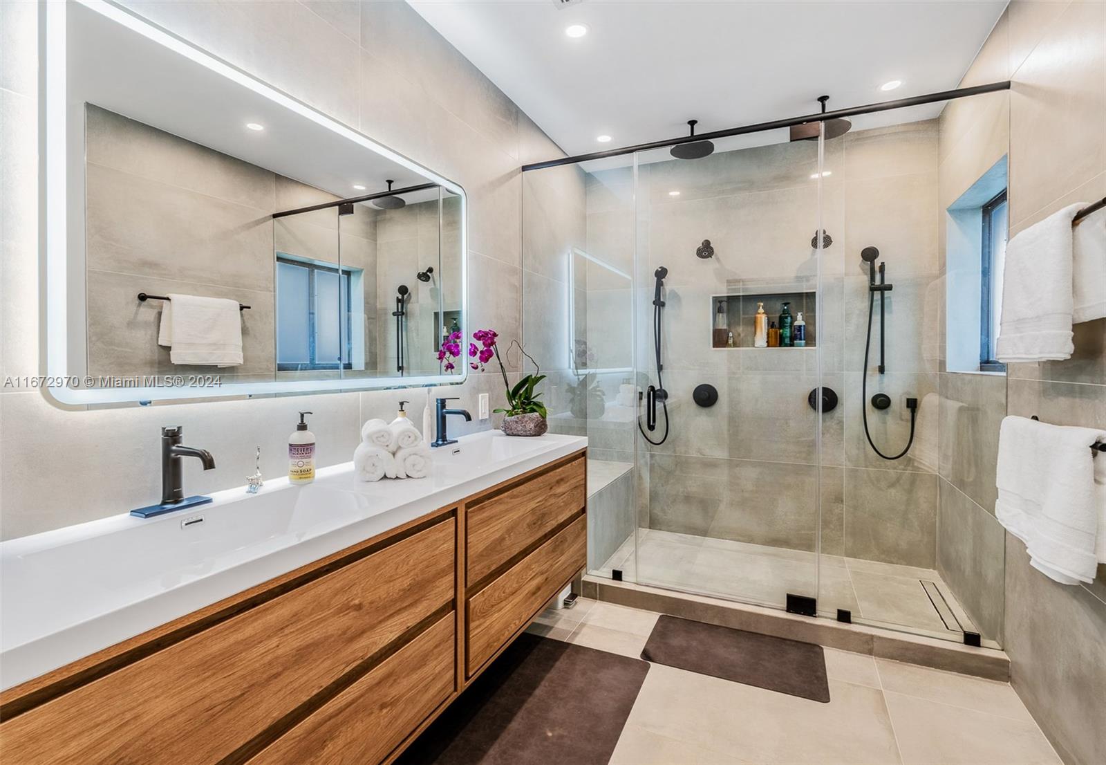 ALTOS DEL MAR NO 4 - Residential