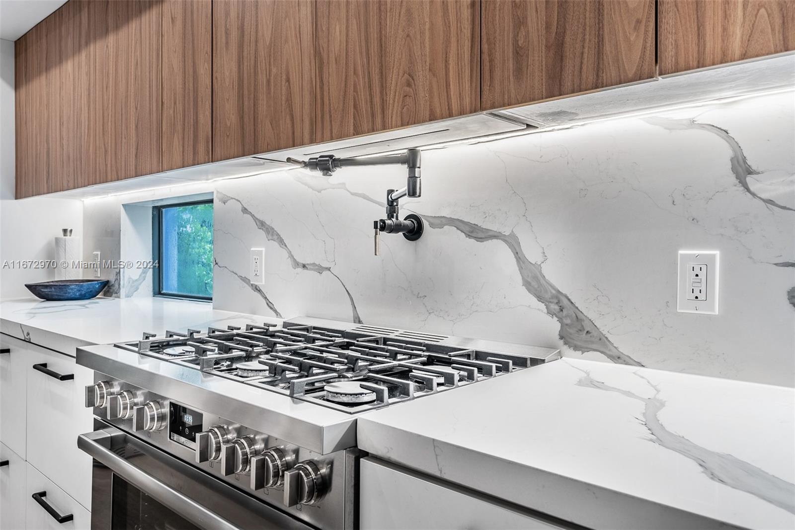 ALTOS DEL MAR NO 4 - Residential