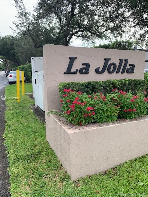 TOWNHOMES OF LA JOLLA - Residential