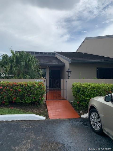 TOWNHOMES OF LA JOLLA - Residential