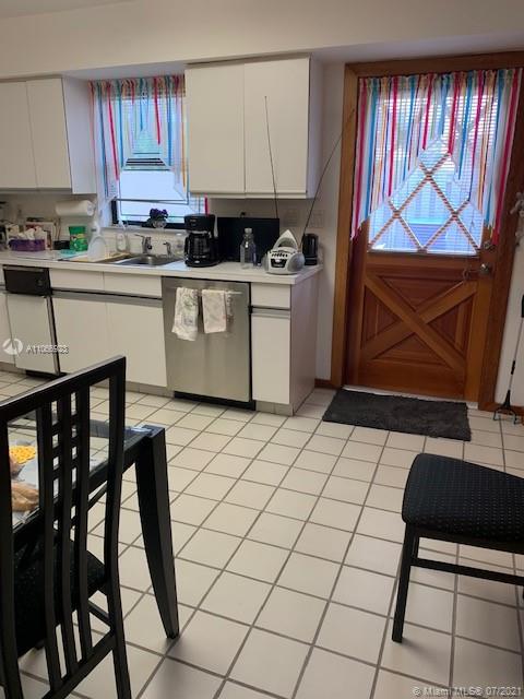 TOWNHOMES OF LA JOLLA - Residential