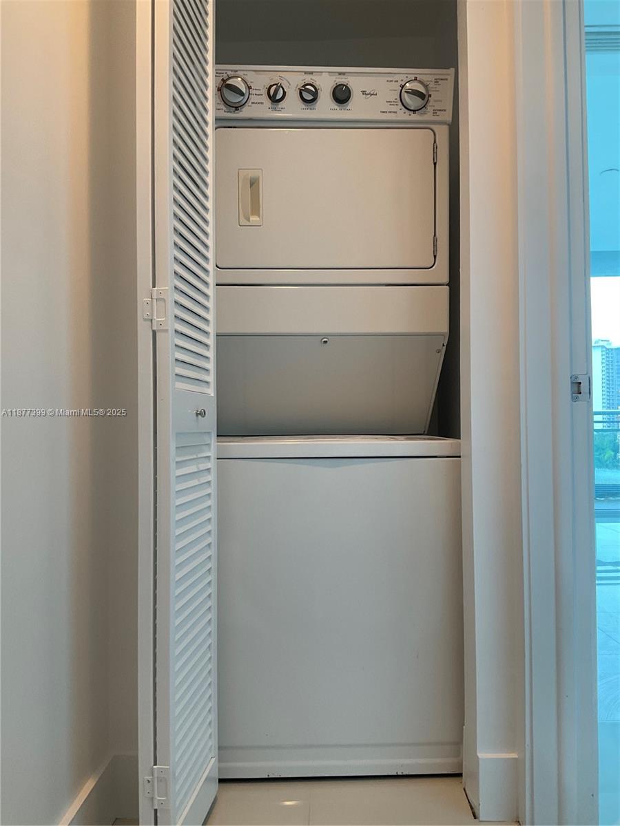 ARTECH RESIDENCES AT AVEN - Residential Lease