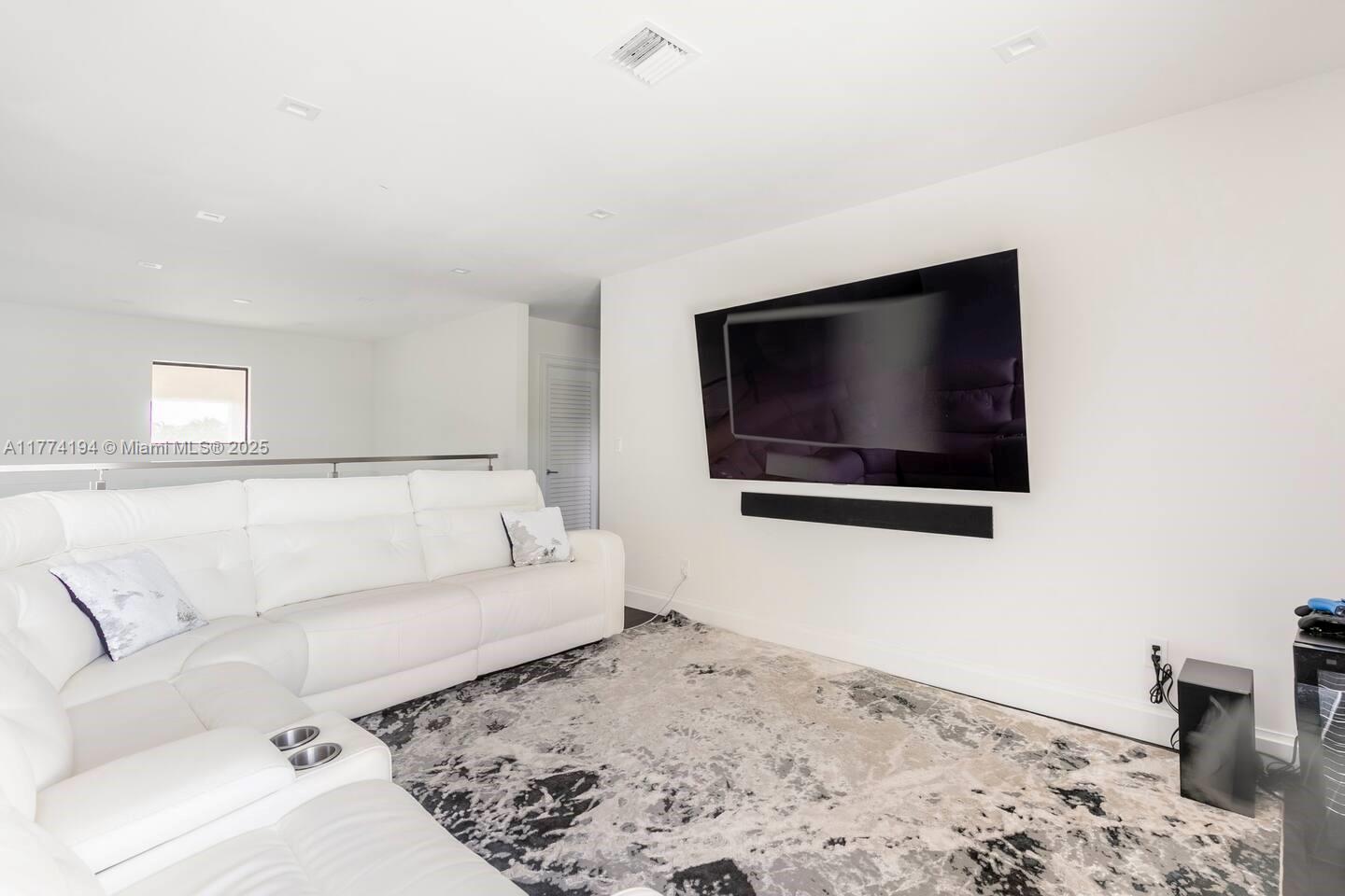 MIDDLE RIVER ESTATES - Residential Lease