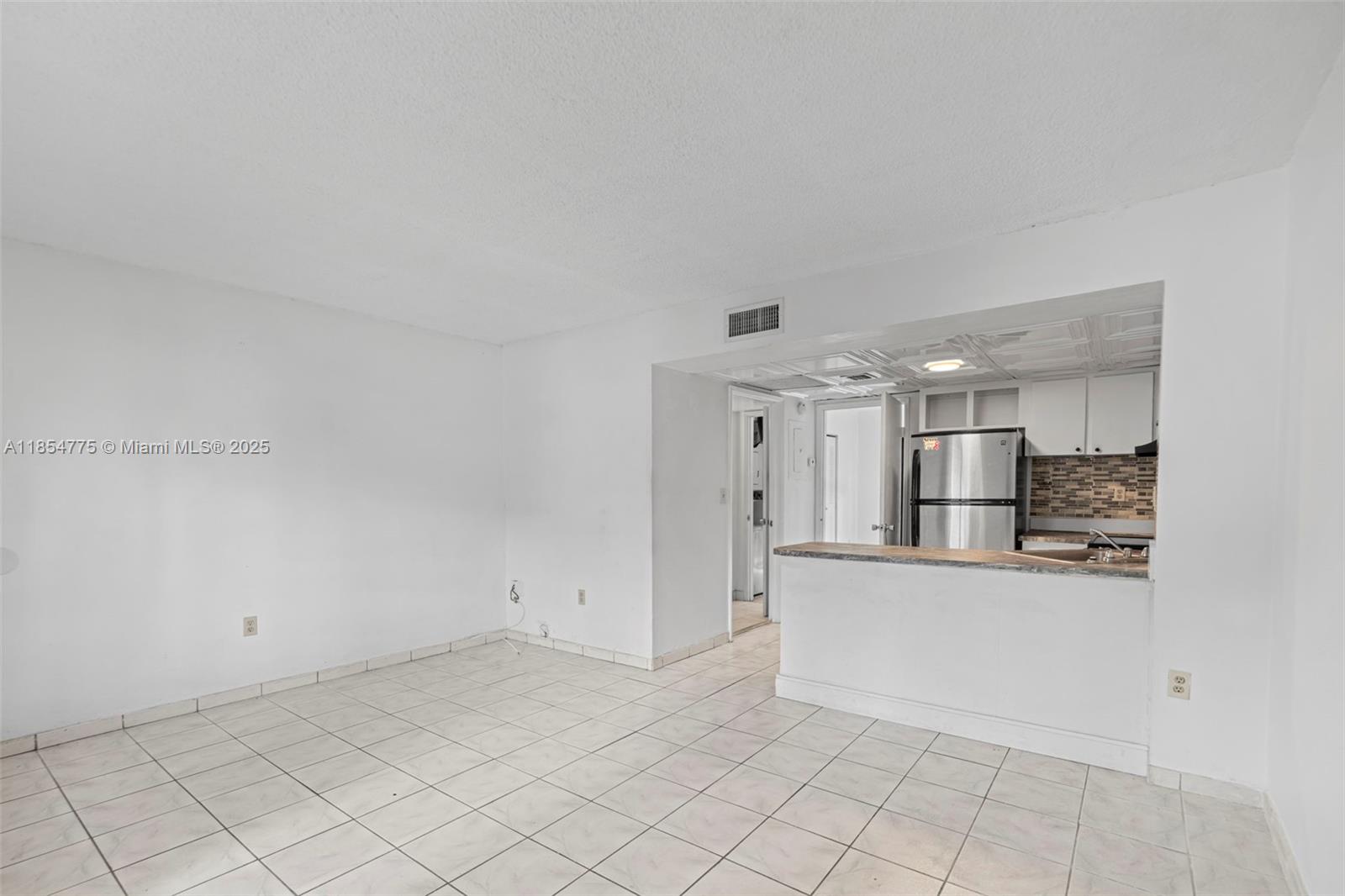 2178 W 60th St 18112