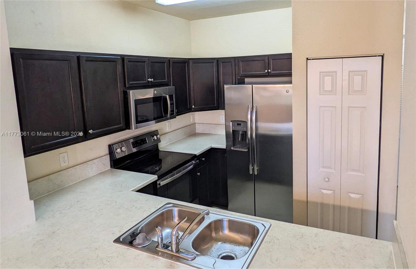 2819 SE 1st Dr 27
