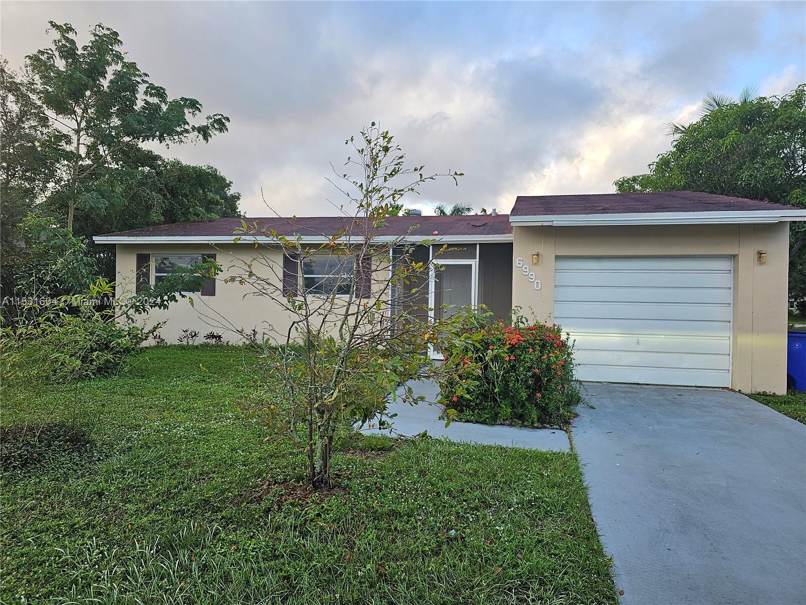 Property for Sale at 6990 Sw 1st St, Margate, Broward County, Florida - Bedrooms: 5 
Bathrooms: 2  - $499,999