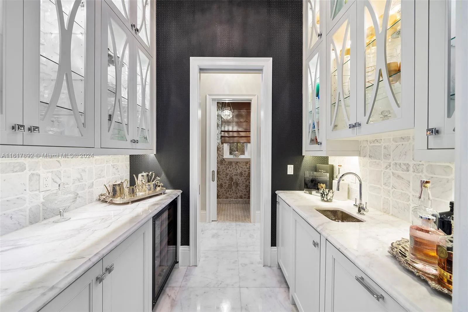 Miami, Florida 33143, United States, 8 Bedrooms Bedrooms, ,8 BathroomsBathrooms,Residential,Pending,53280