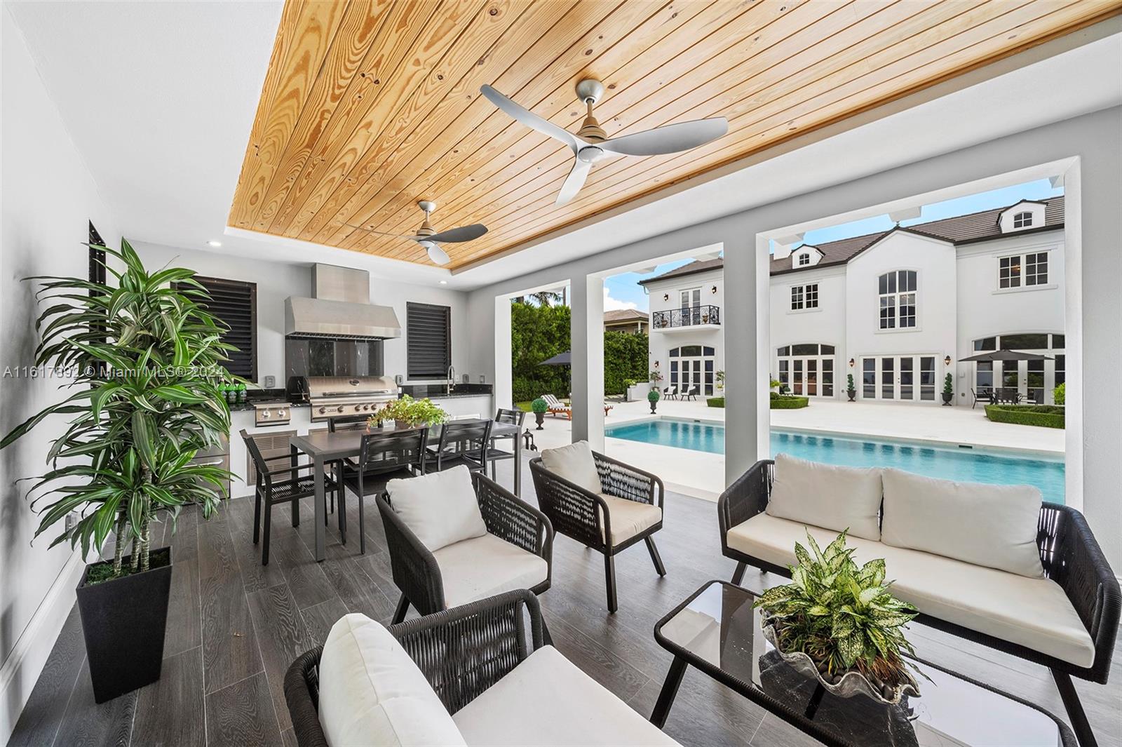 PONCE GATE - Residential