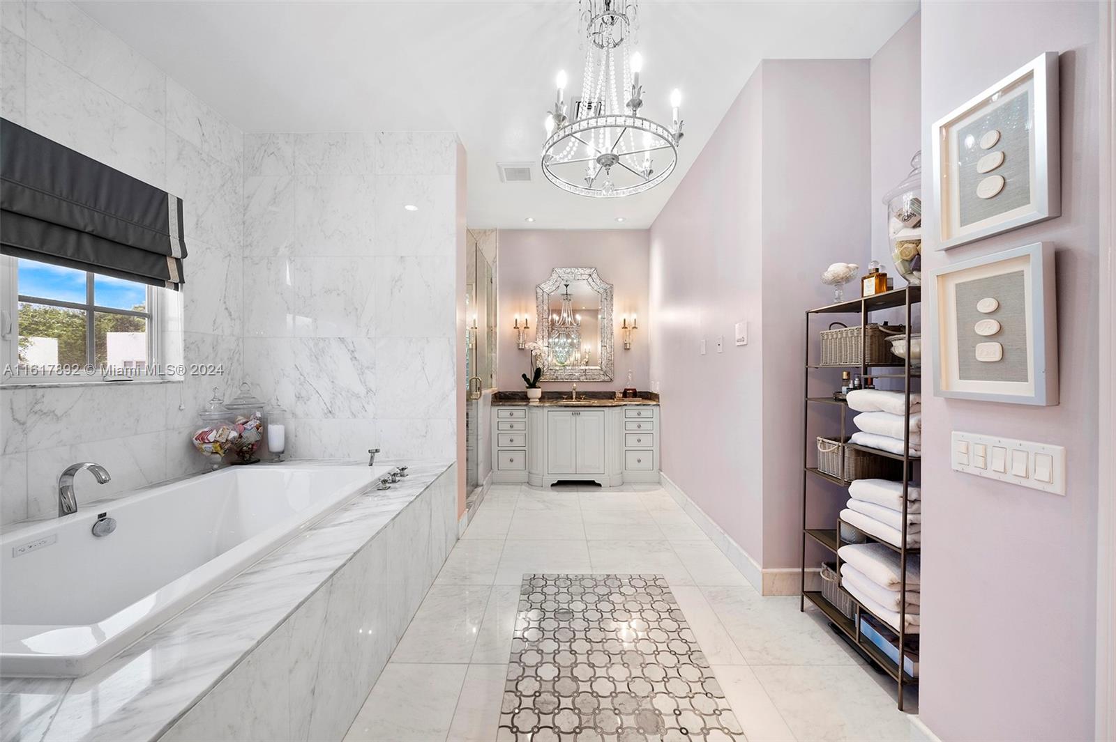 PONCE GATE - Residential