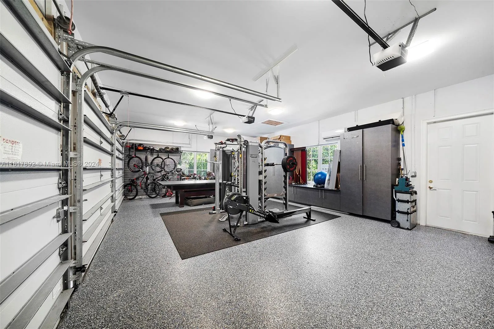 Miami, Florida 33143, United States, 8 Bedrooms Bedrooms, ,8 BathroomsBathrooms,Residential,Pending,53280