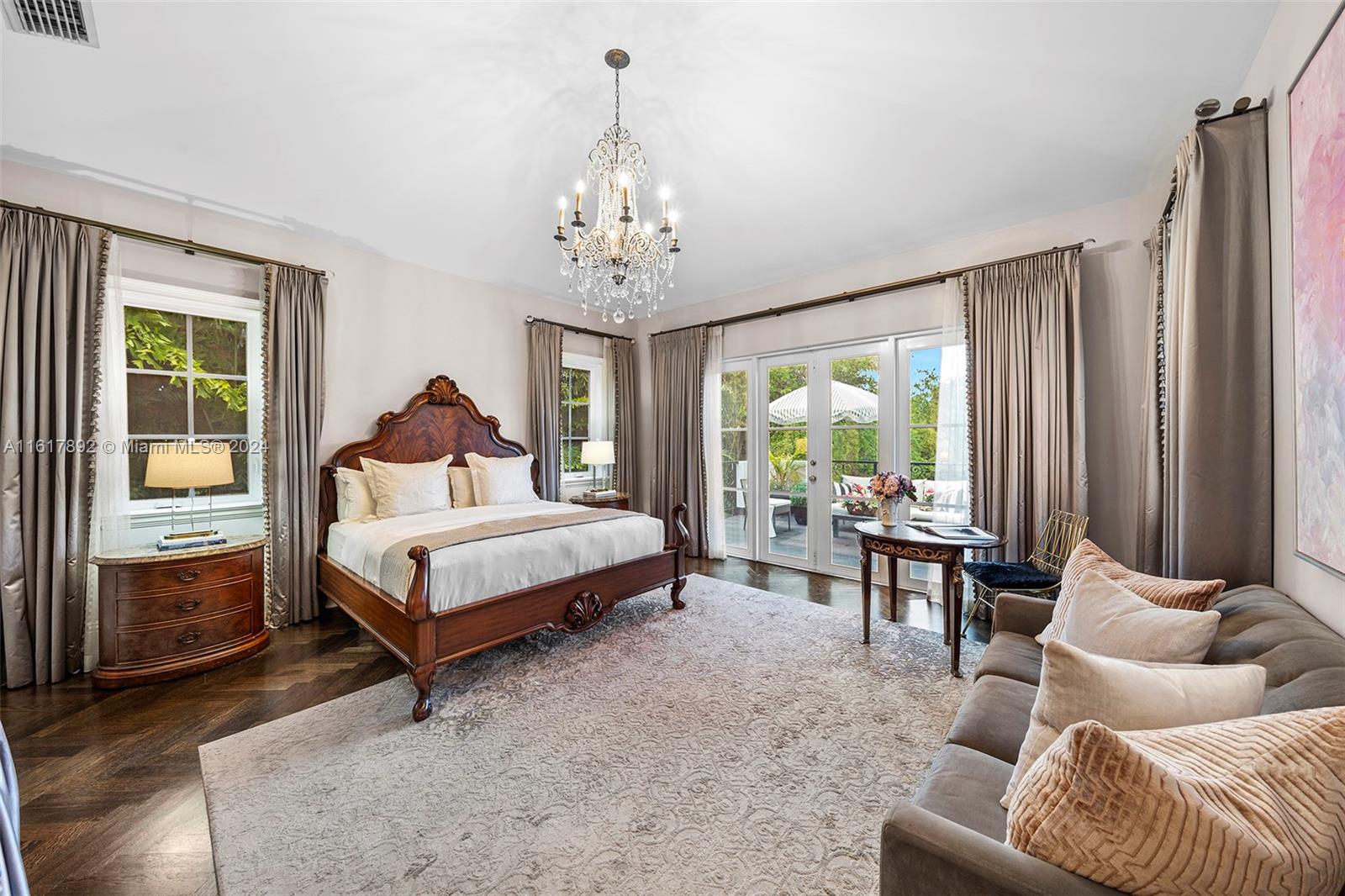 PONCE GATE - Residential