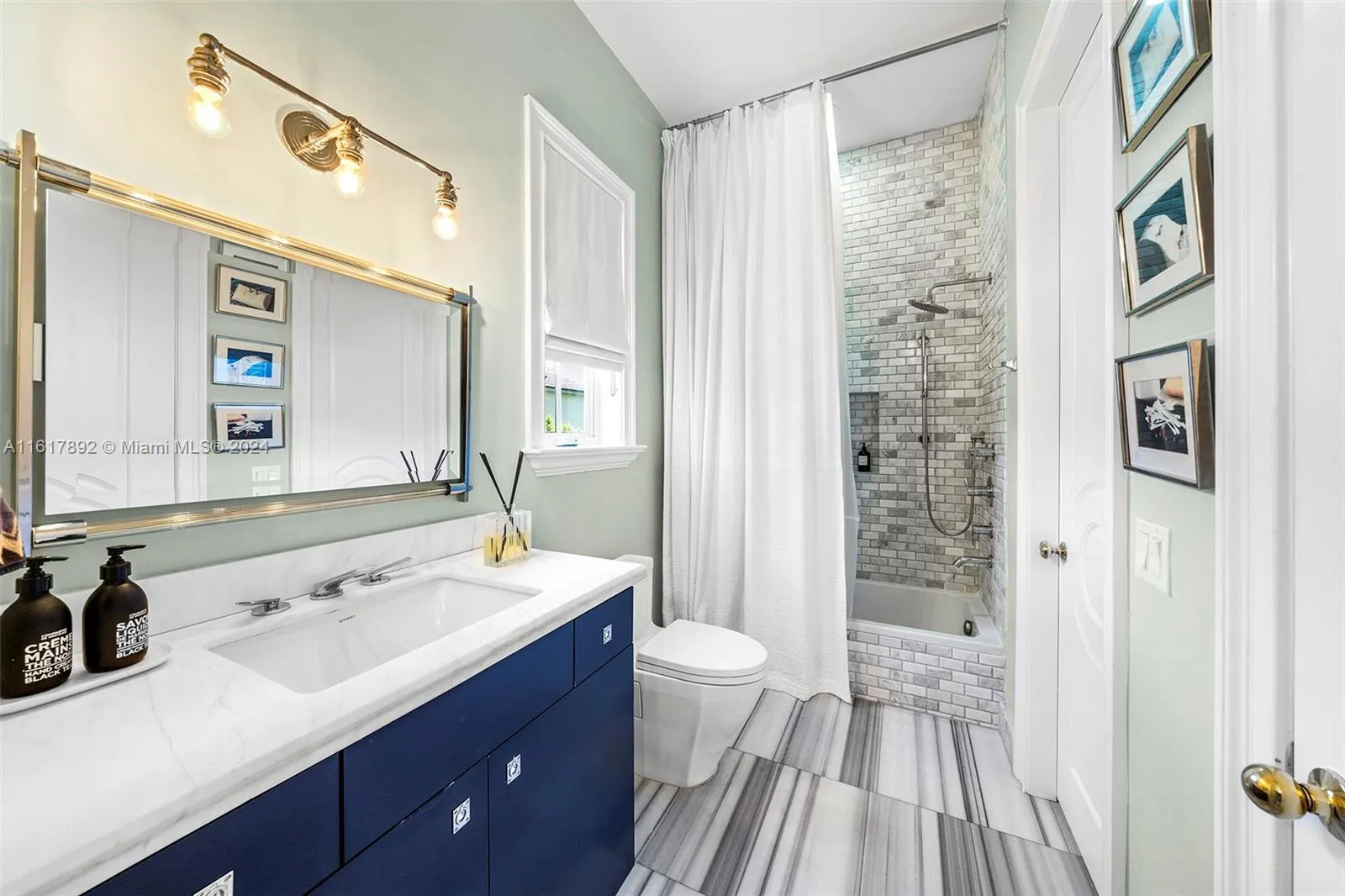 Miami, Florida 33143, United States, 8 Bedrooms Bedrooms, ,8 BathroomsBathrooms,Residential,Pending,53280