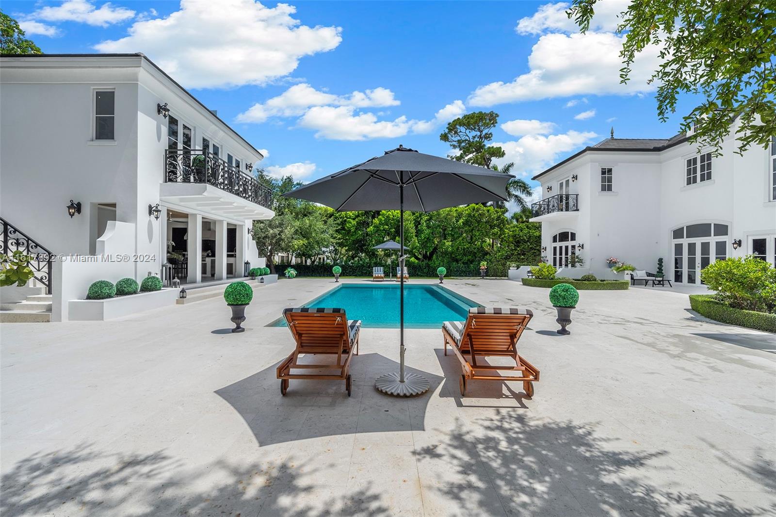 PONCE GATE - Residential