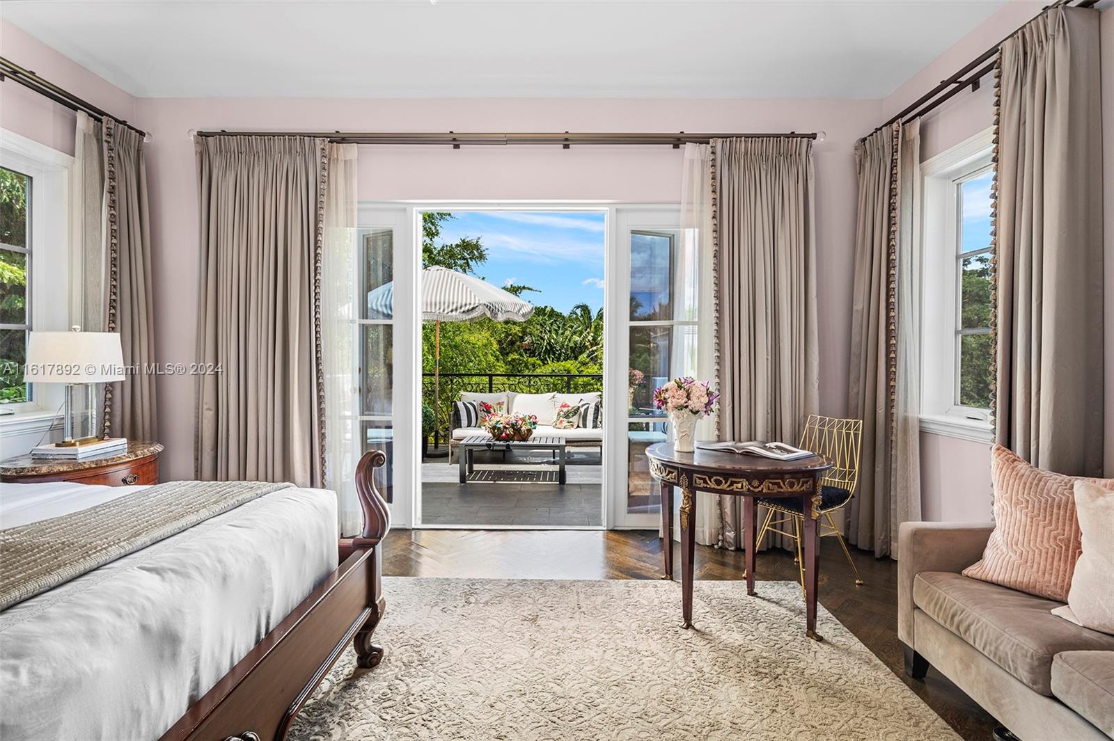 PONCE GATE - Residential