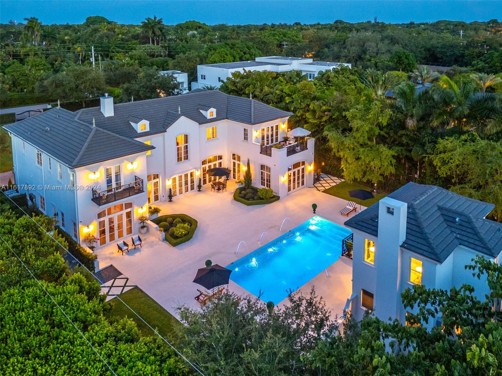 PONCE GATE - Residential