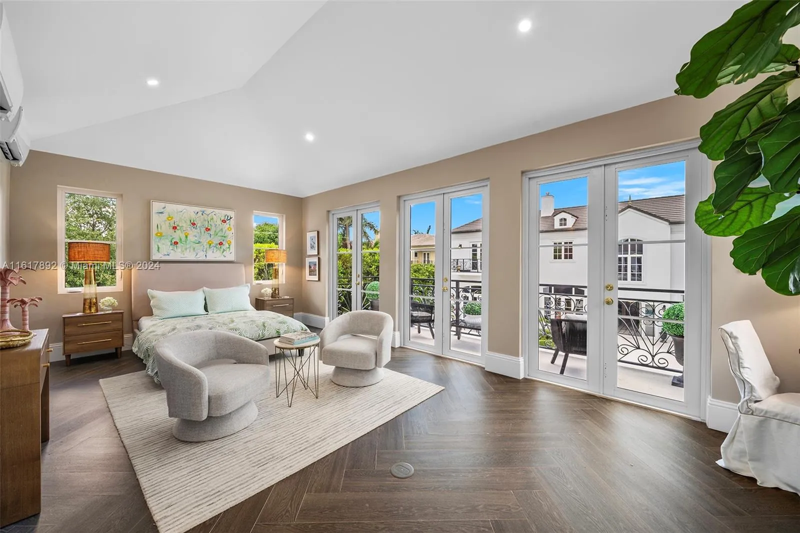 Miami, Florida 33143, United States, 8 Bedrooms Bedrooms, ,8 BathroomsBathrooms,Residential,Pending,53280