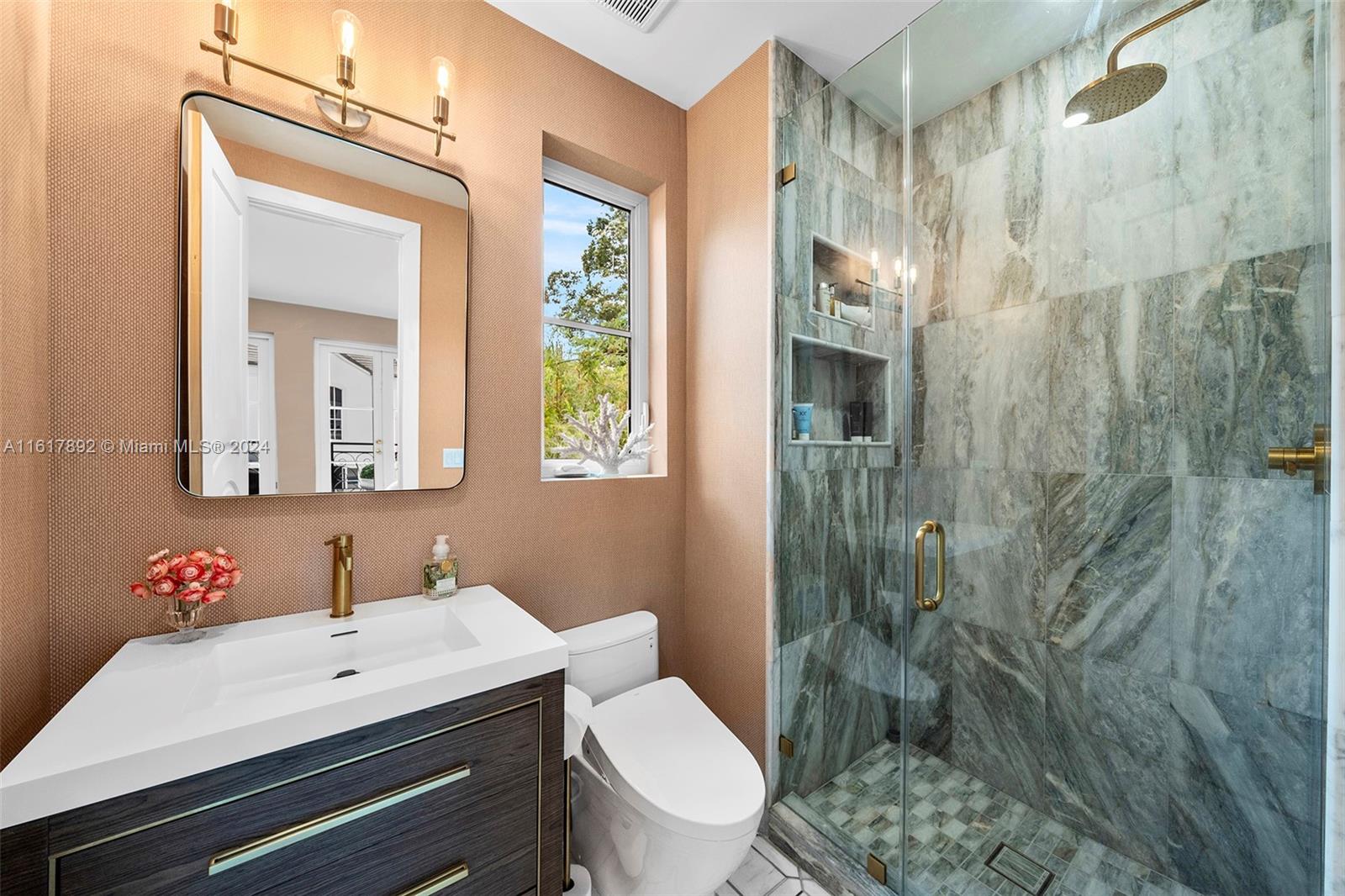 PONCE GATE - Residential