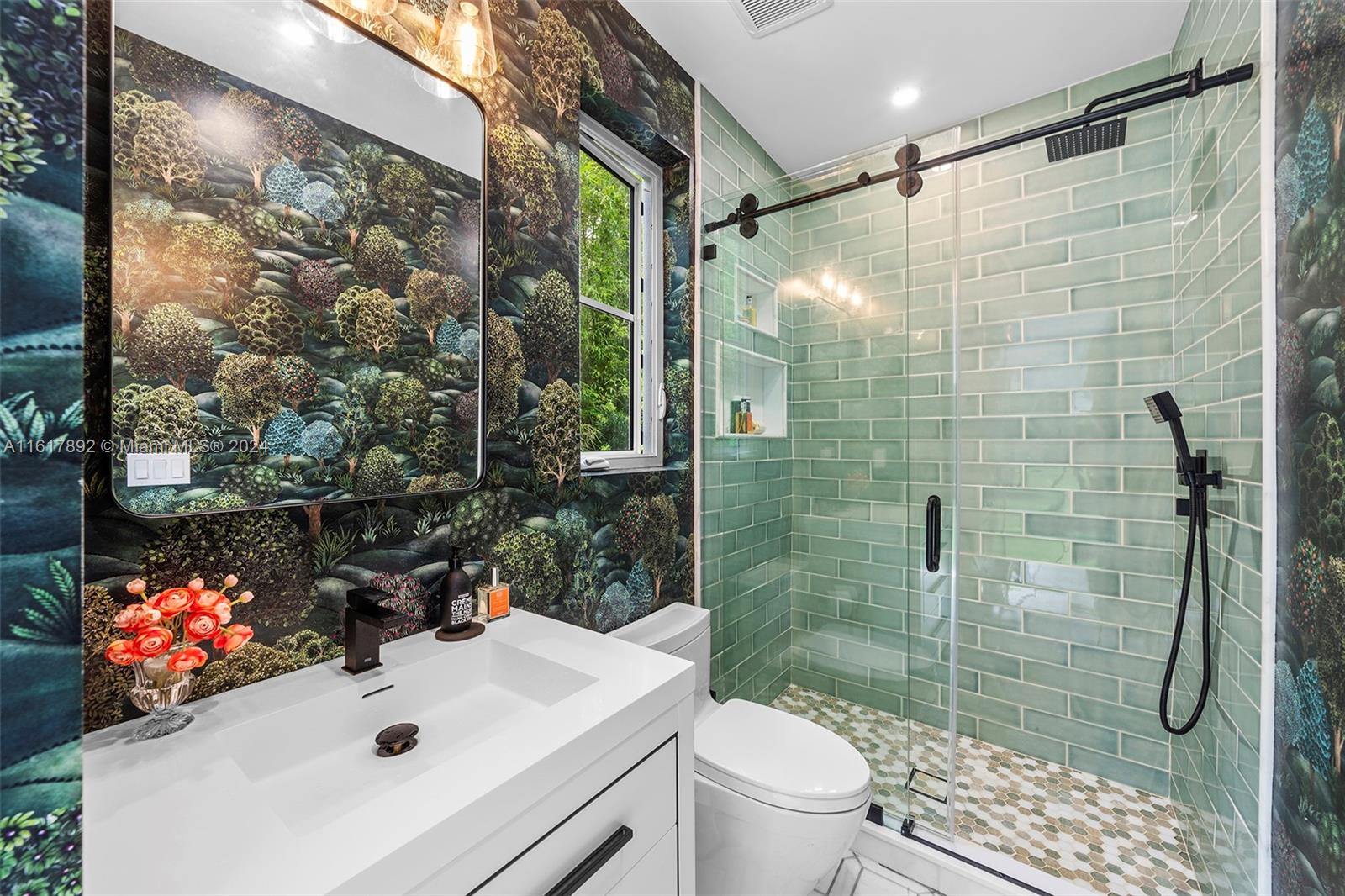 PONCE GATE - Residential