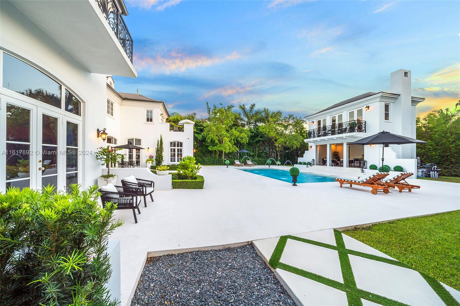 PONCE GATE - Residential