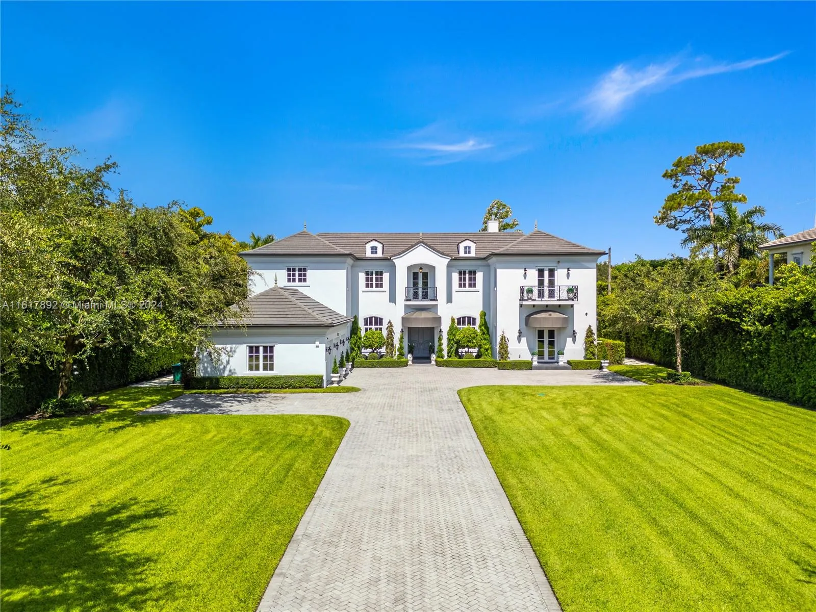 Miami, Florida 33143, United States, 8 Bedrooms Bedrooms, ,8 BathroomsBathrooms,Residential,Pending,53280