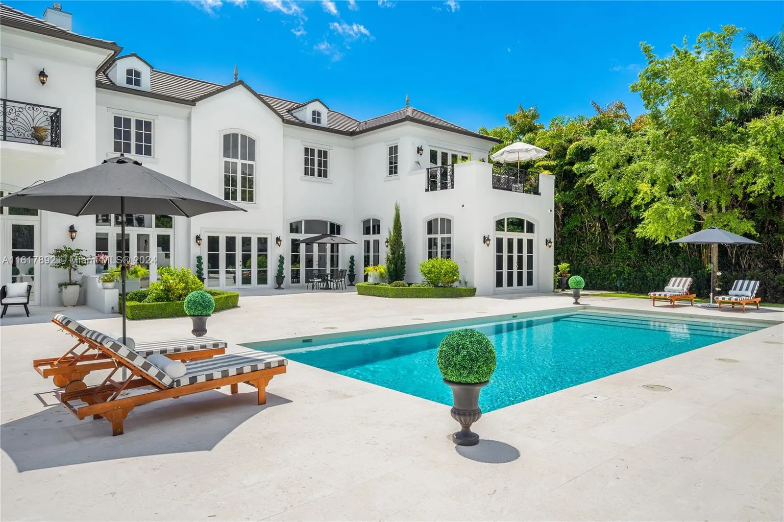 Miami, Florida 33143, United States, 8 Bedrooms Bedrooms, ,8 BathroomsBathrooms,Residential,Pending,53280