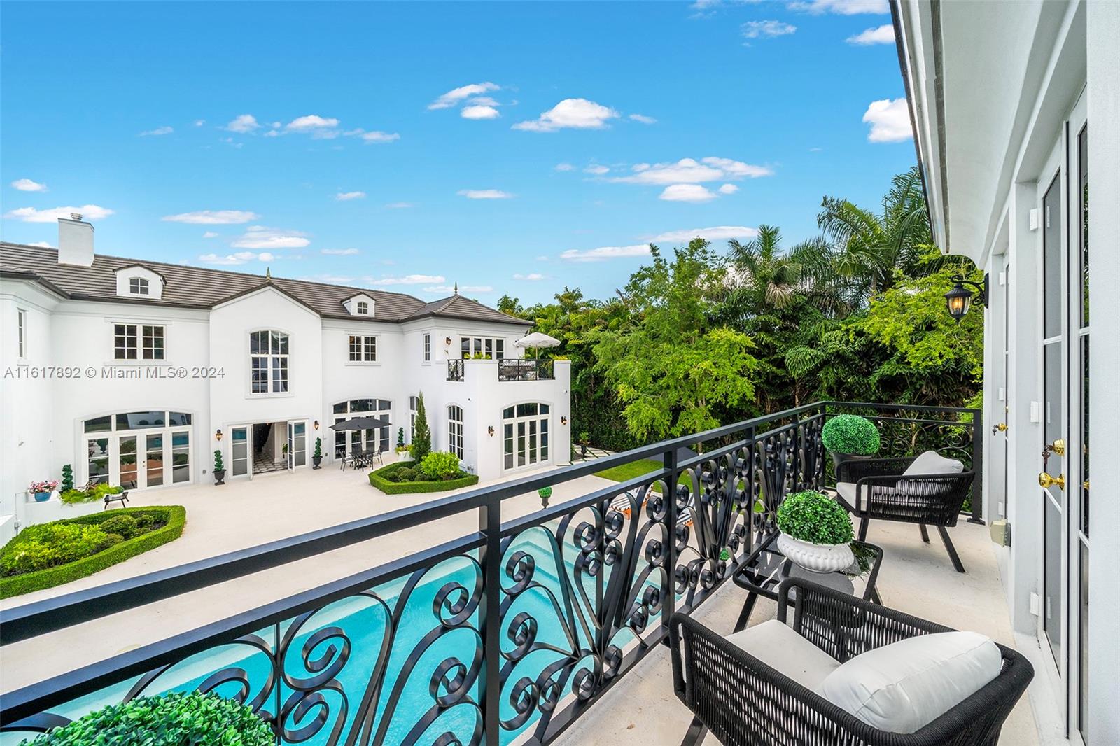 PONCE GATE - Residential