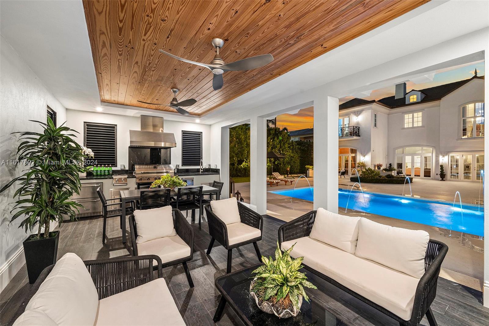 PONCE GATE - Residential