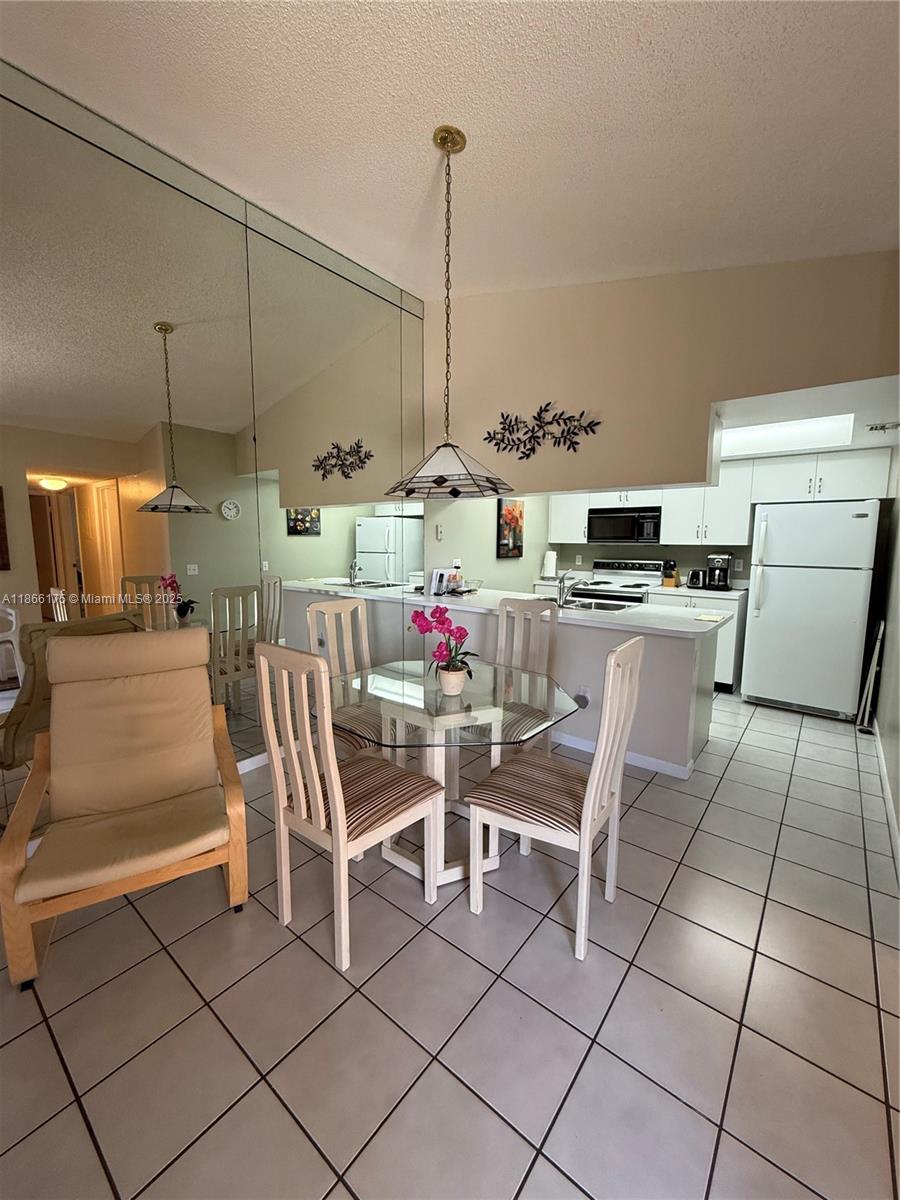 WATERSIDE VILLAGE OF PALM - Residential